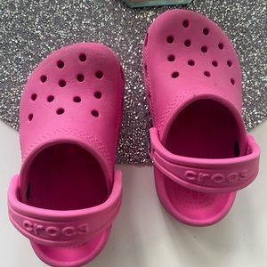 Hot pink crocs size 7 In toddlers